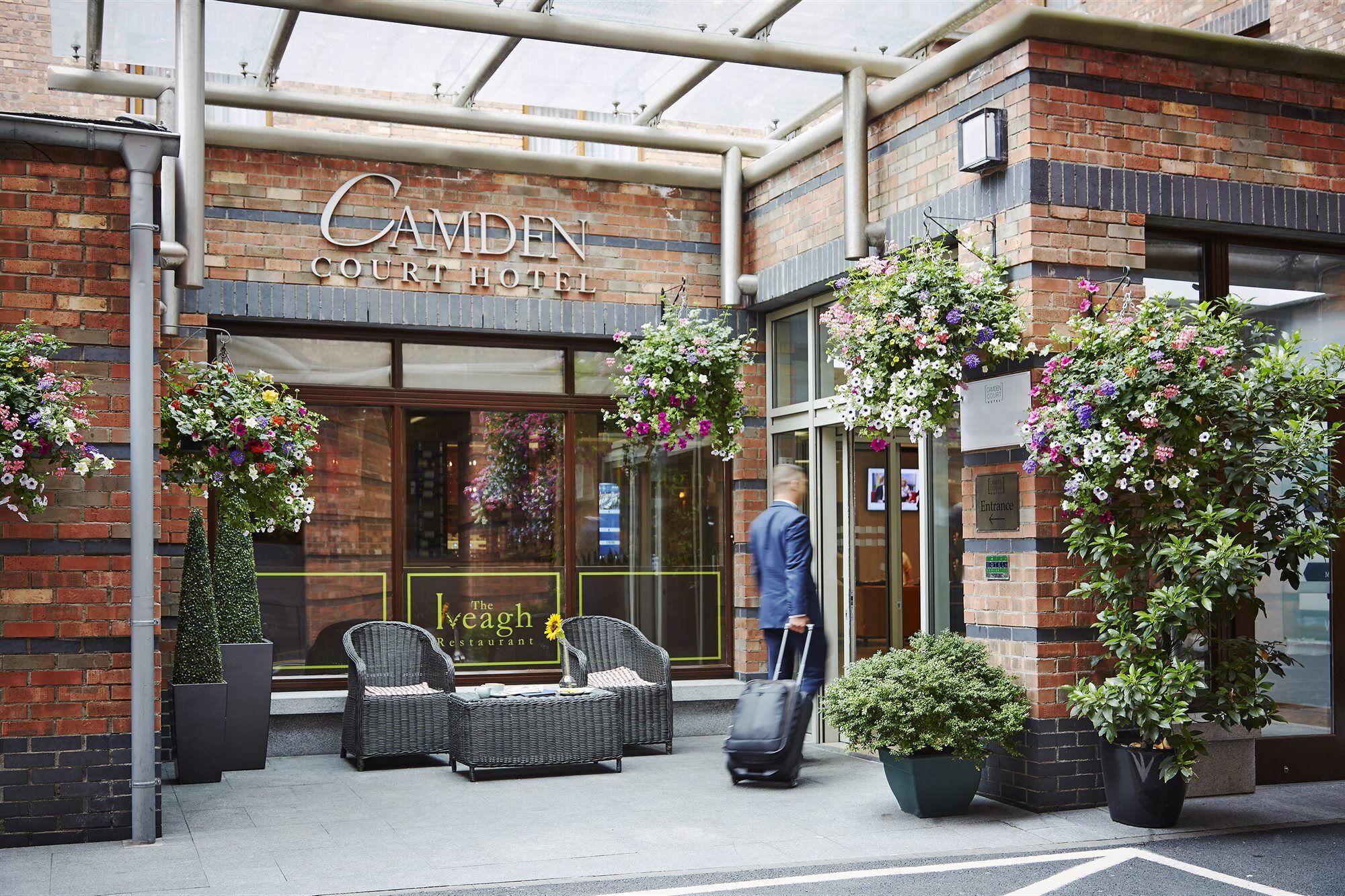 Camden Court Hotel Dublin Bagian luar foto